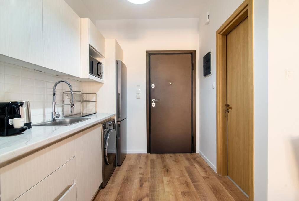 Kelly'S Urban Home - 5 Mins Walk To Acropolis أثينا المظهر الخارجي الصورة