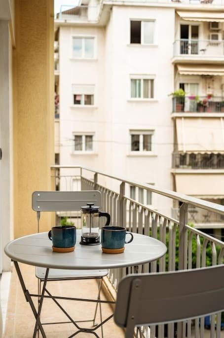 Kelly'S Urban Home - 5 Mins Walk To Acropolis أثينا المظهر الخارجي الصورة