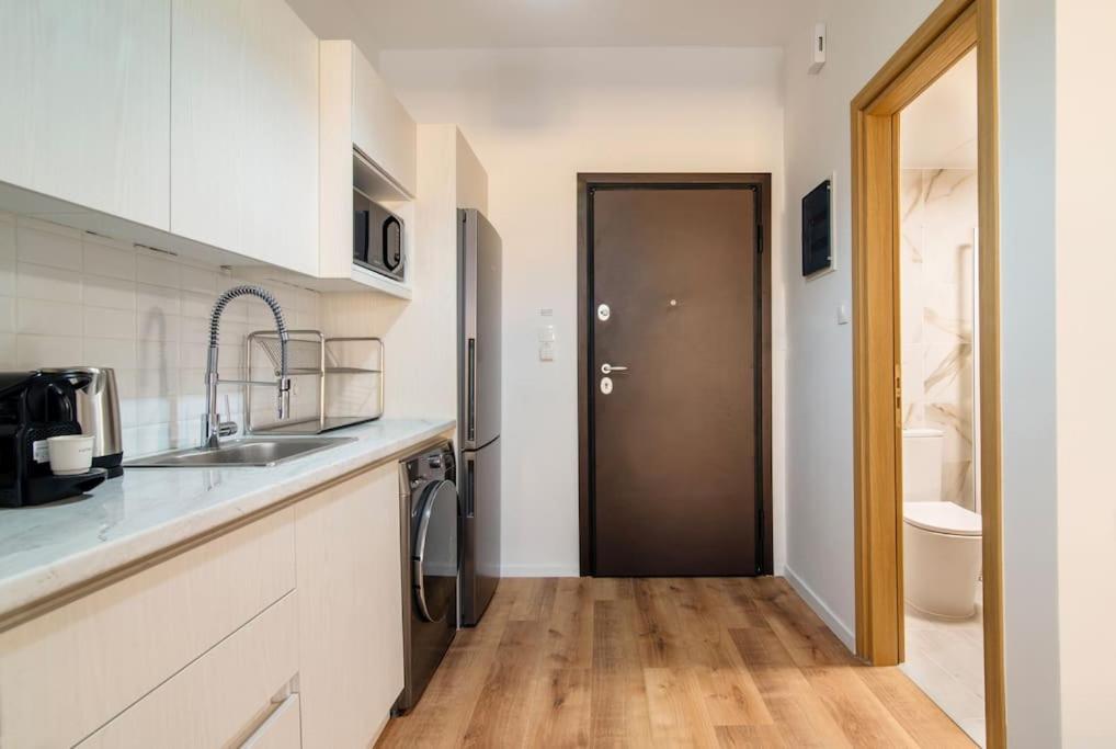 Kelly'S Urban Home - 5 Mins Walk To Acropolis أثينا المظهر الخارجي الصورة